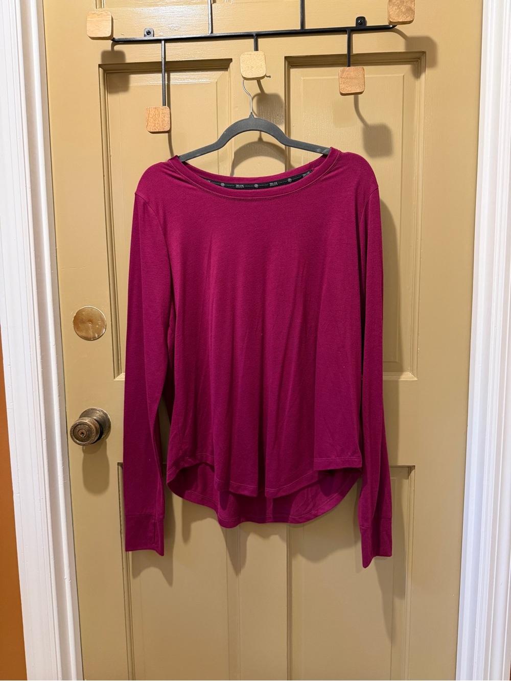Zelos comfy Long-Sleeve Crewneck Top in Berry